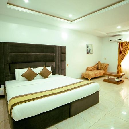 247 Luxury Hotel & Apartment Ajah Lekki Ngoại thất bức ảnh
