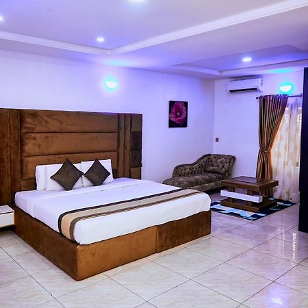 247 Luxury Hotel & Apartment Ajah Lekki Ngoại thất bức ảnh