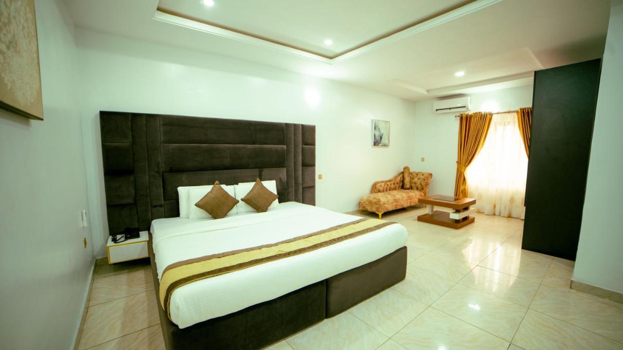 247 Luxury Hotel & Apartment Ajah Lekki Ngoại thất bức ảnh