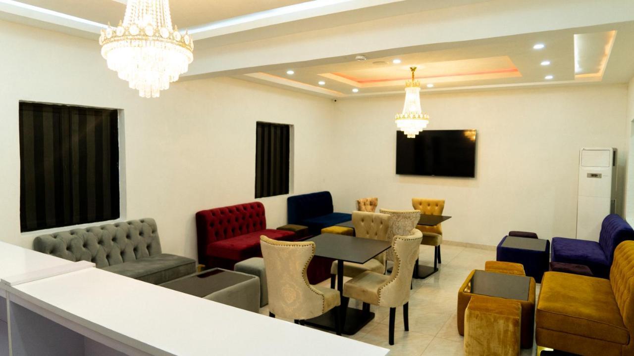 247 Luxury Hotel & Apartment Ajah Lekki Ngoại thất bức ảnh