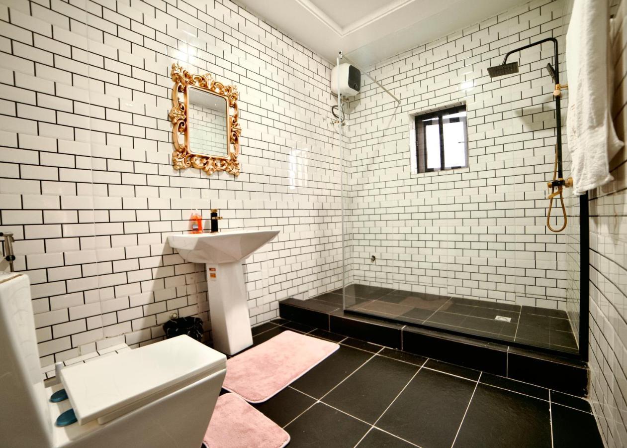 247 Luxury Hotel & Apartment Ajah Lekki Ngoại thất bức ảnh