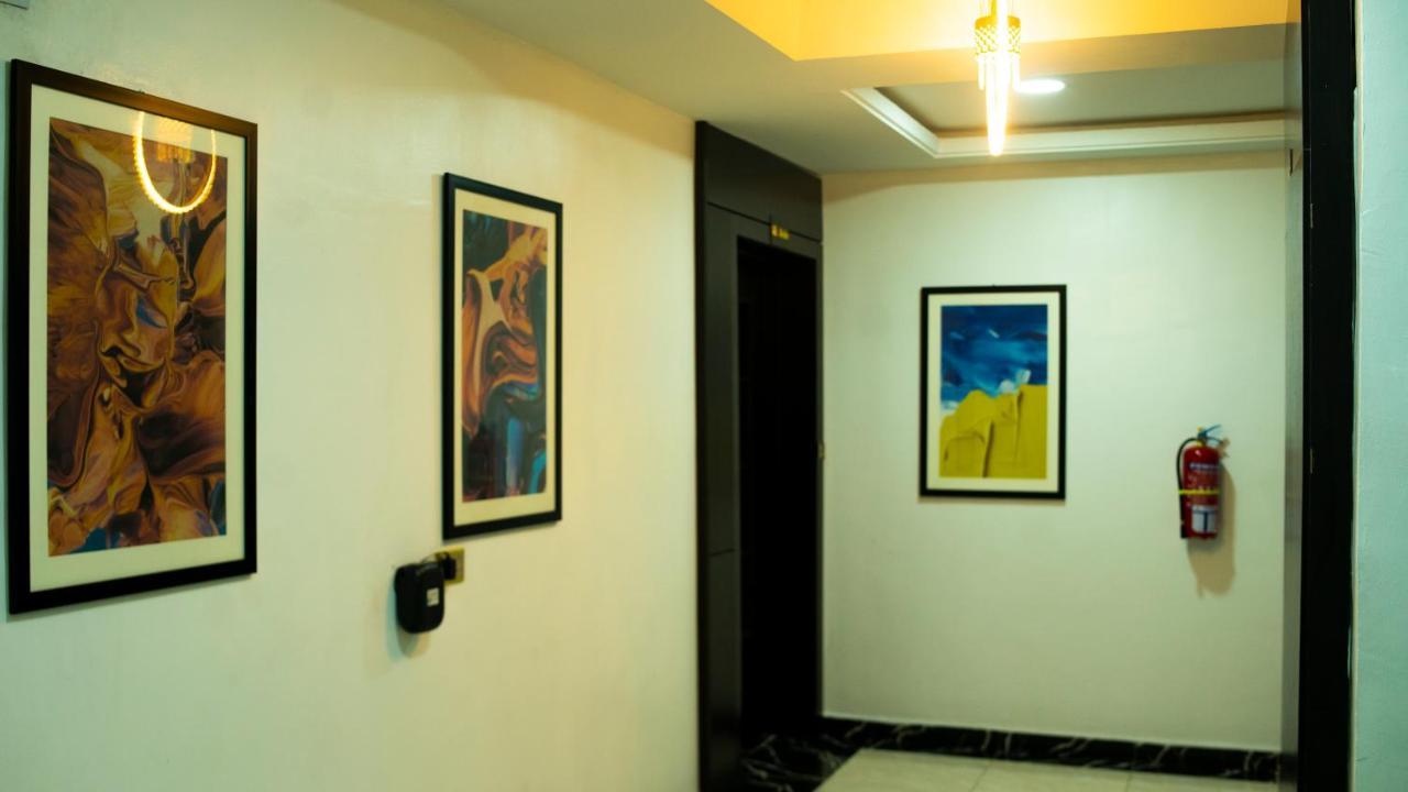 247 Luxury Hotel & Apartment Ajah Lekki Ngoại thất bức ảnh
