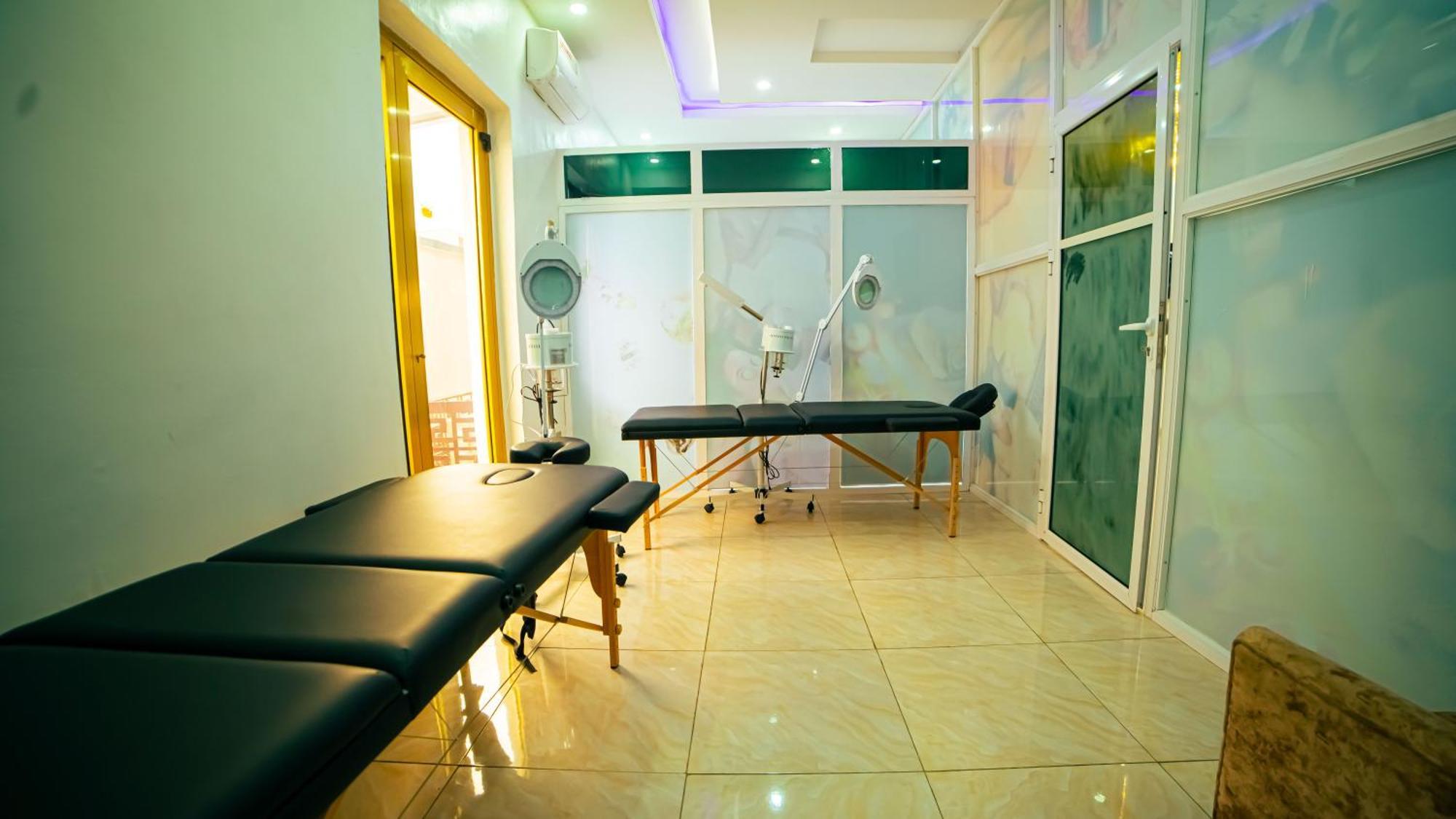 247 Luxury Hotel & Apartment Ajah Lekki Ngoại thất bức ảnh