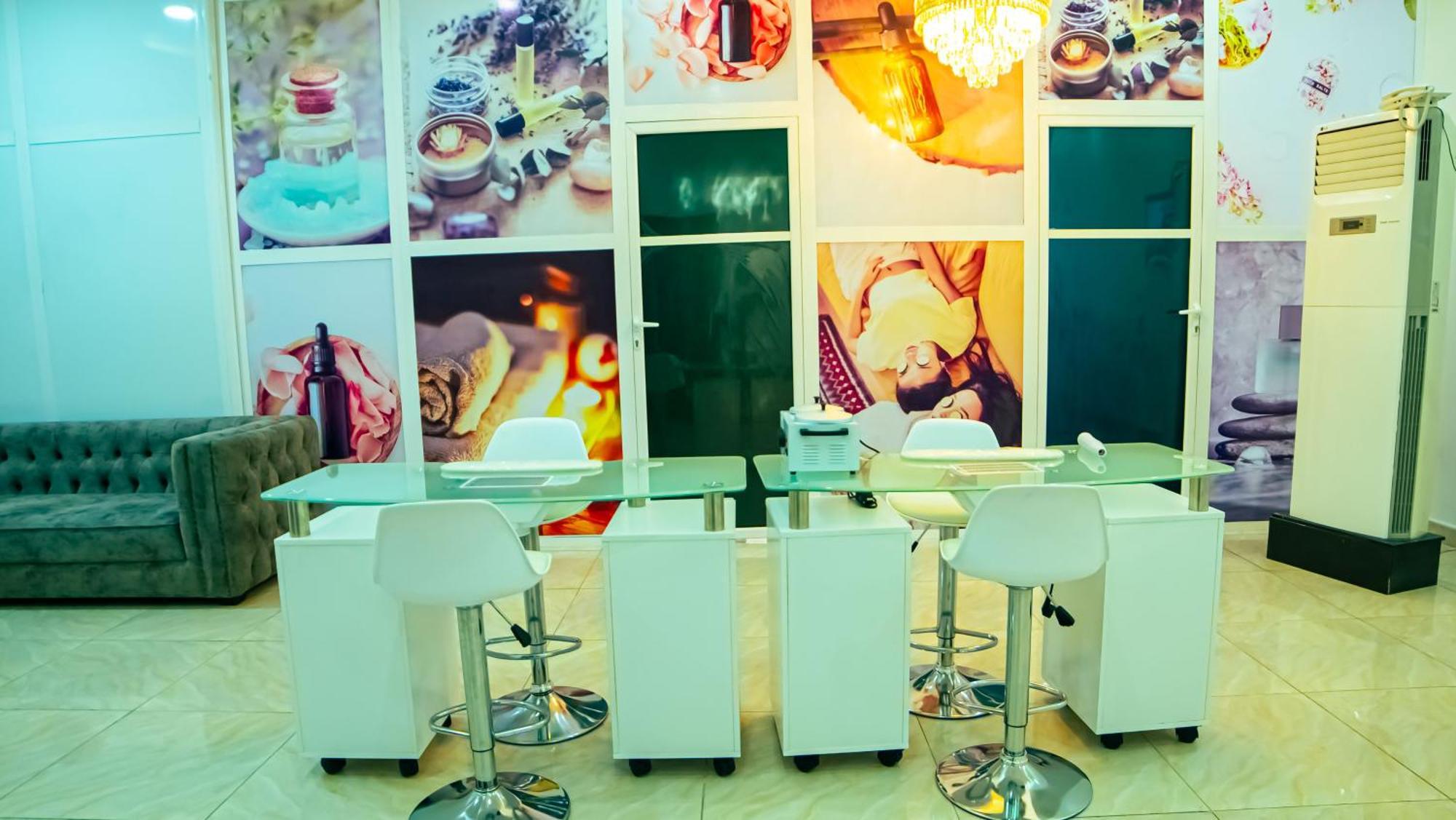 247 Luxury Hotel & Apartment Ajah Lekki Ngoại thất bức ảnh