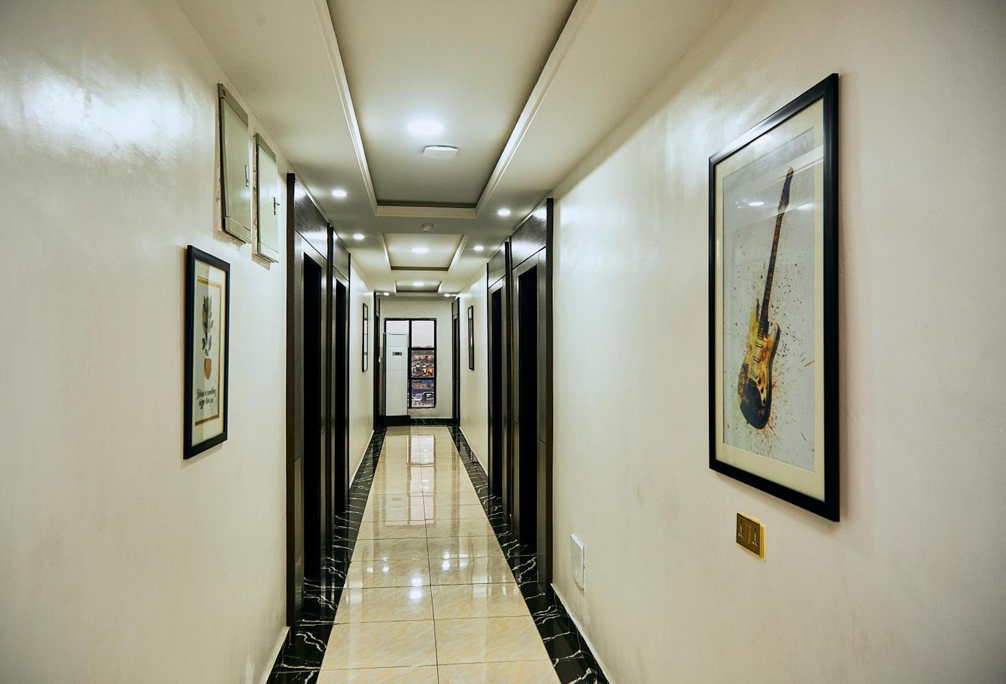 247 Luxury Hotel & Apartment Ajah Lekki Ngoại thất bức ảnh