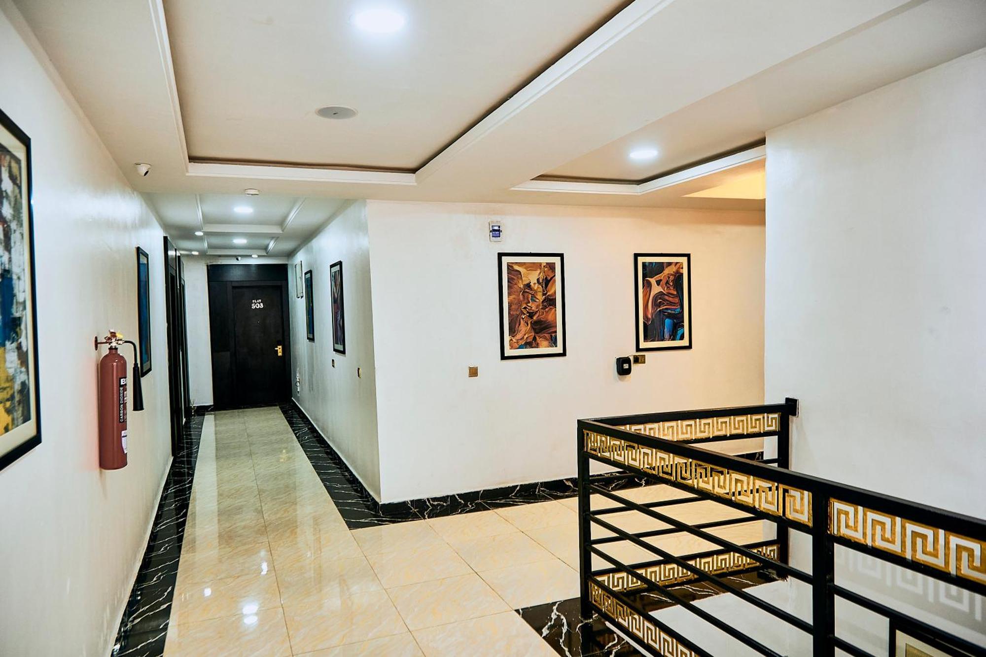 247 Luxury Hotel & Apartment Ajah Lekki Ngoại thất bức ảnh