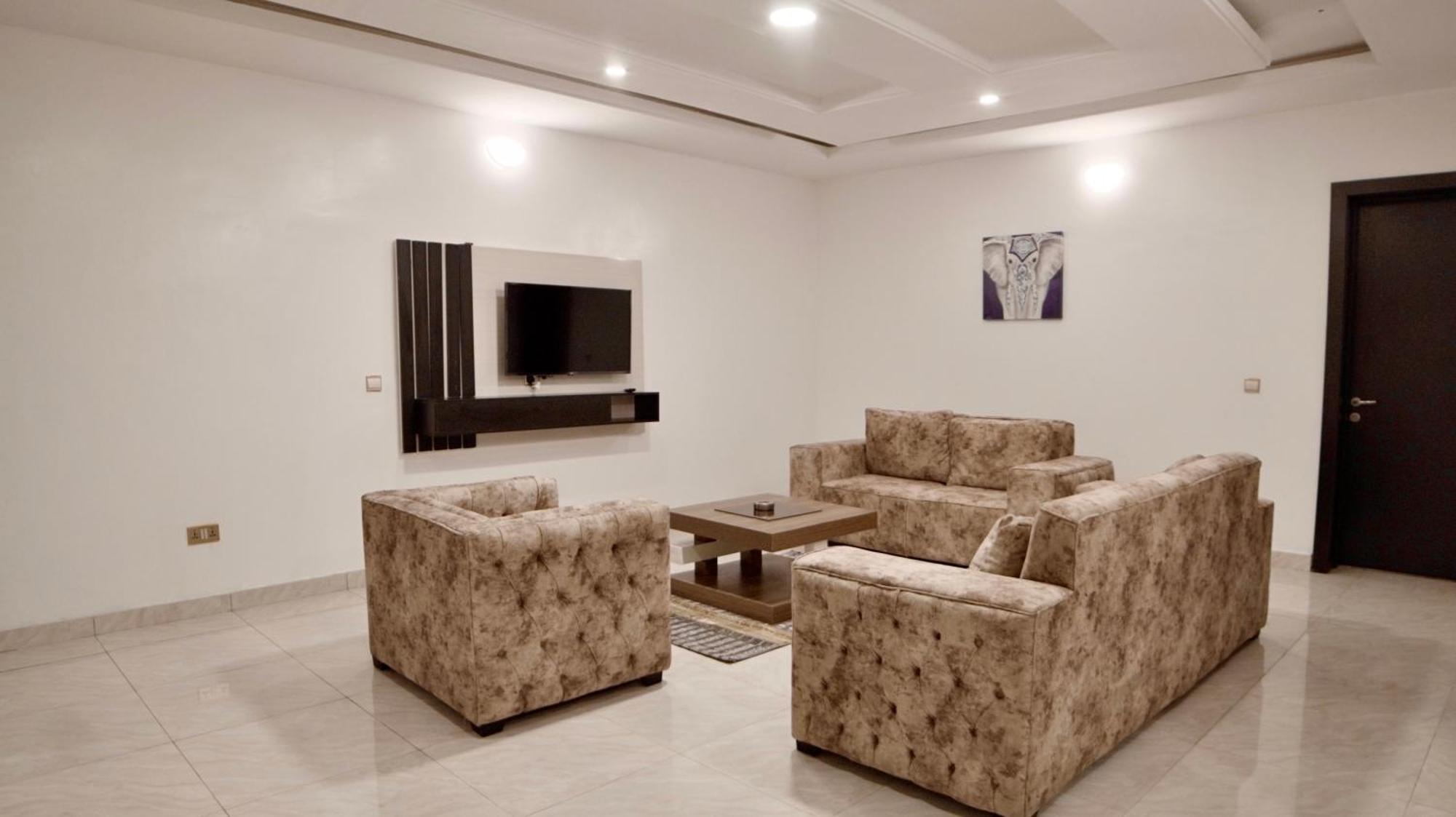 247 Luxury Hotel & Apartment Ajah Lekki Ngoại thất bức ảnh