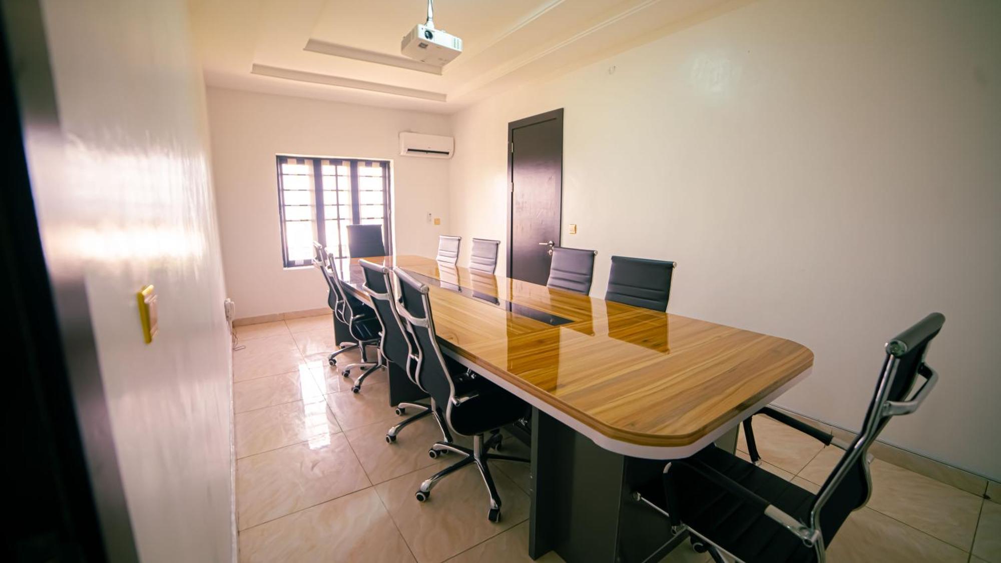 247 Luxury Hotel & Apartment Ajah Lekki Ngoại thất bức ảnh