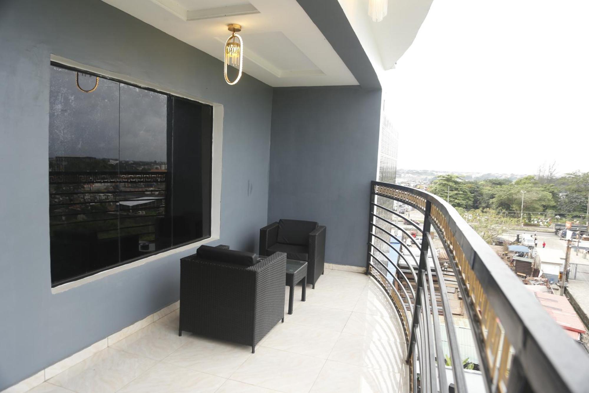 247 Luxury Hotel & Apartment Ajah Lekki Ngoại thất bức ảnh